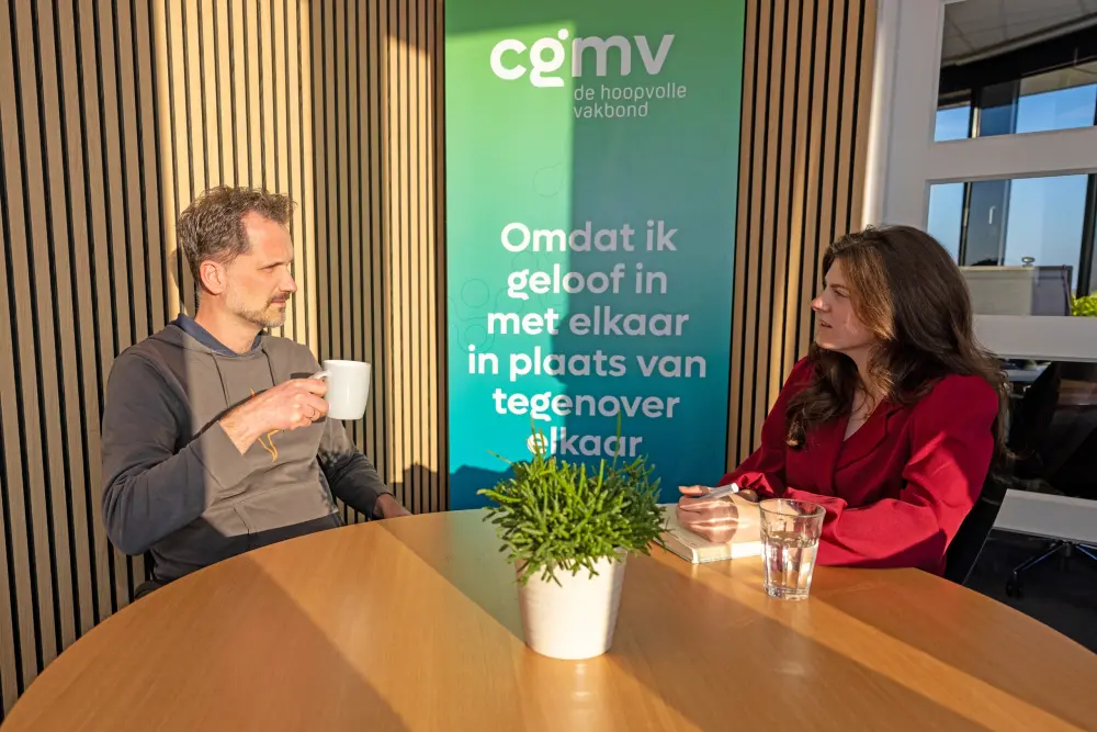 Tonnis Rademaker (juridisch adviseur CGMV) en Elles Verhoeven (juridisch adviseur CGMV) samen in gesprek